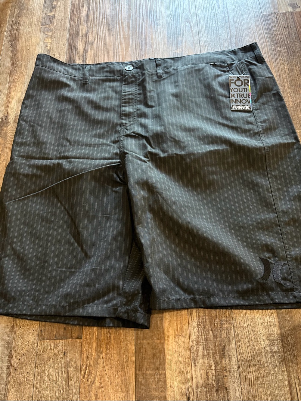 Hurley Men’s Dark Gray Pinstripe Flat Front Shorts